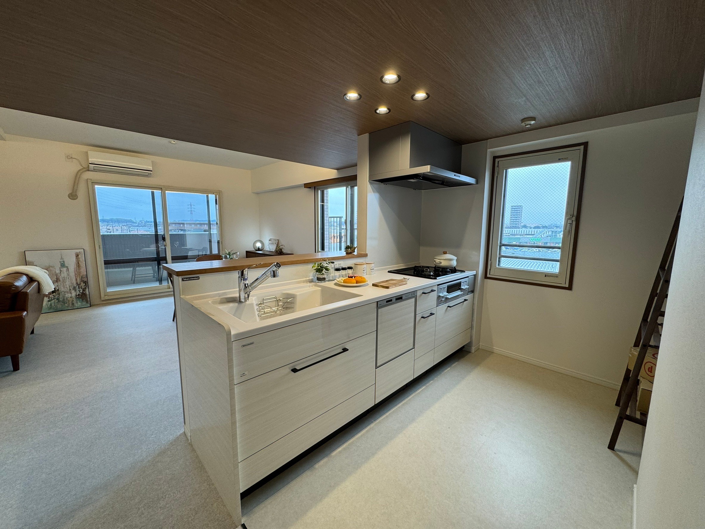 2024-11/moastage-kitchen